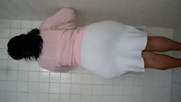 朋友的裸体电视裸体的女士